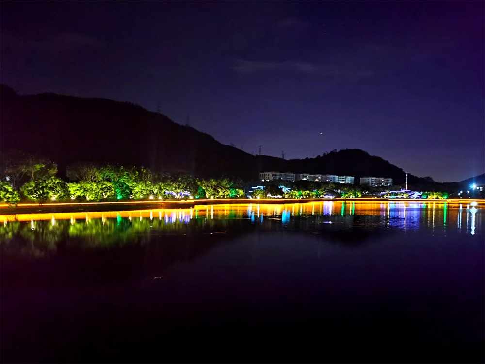 2021河邊微光能多色景觀燈效果