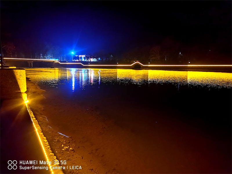 202太陽(yáng)能無(wú)電亮化夜景公園景觀燈水景倒影