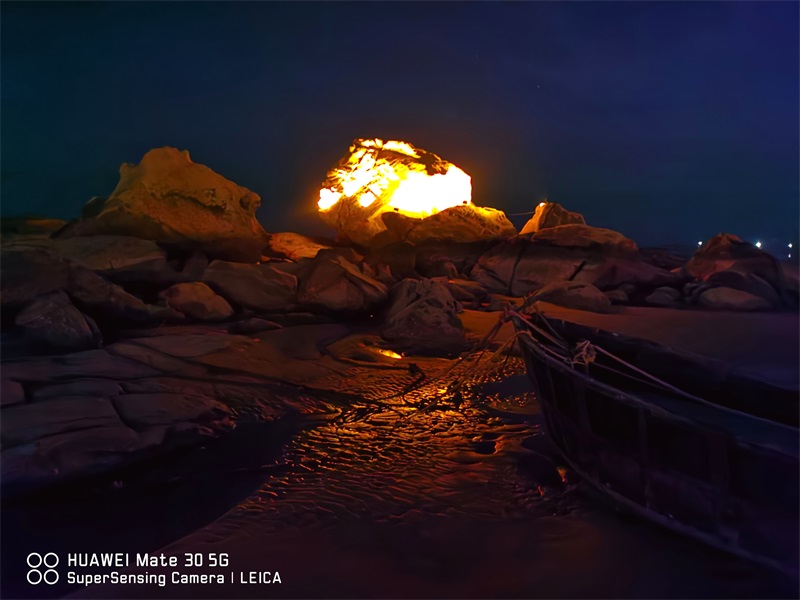 2022太陽(yáng)能無(wú)電亮化夜景景觀燈特寫(xiě)